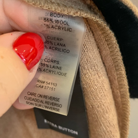 SOLD Karl Lagerfeld sweater-jacket - Picture 4 of 5